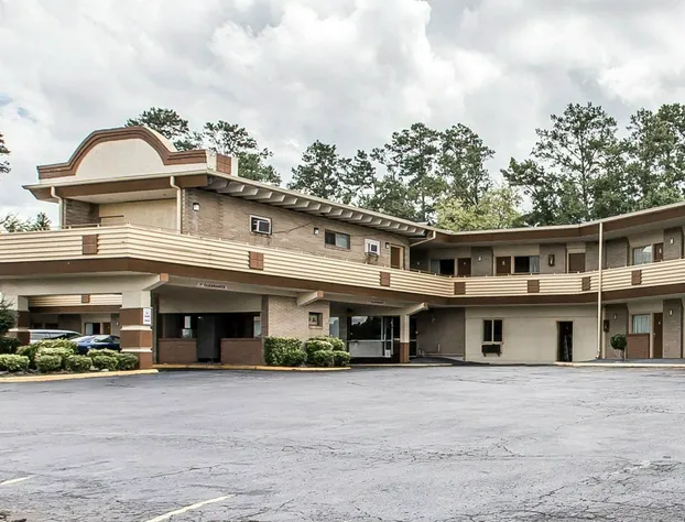 Econo Lodge Macon hotel detail image 1