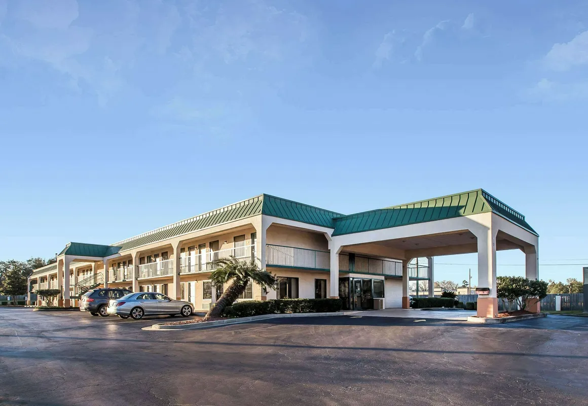 Quality Inn Byron hotel hero