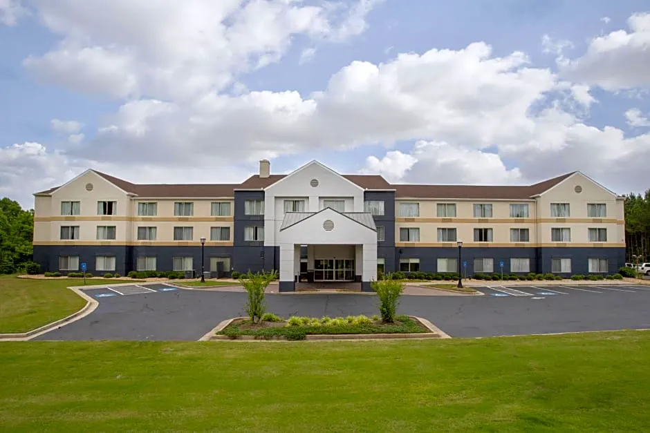 Fairfield Inn & Suites by Marriott Macon hotel hero