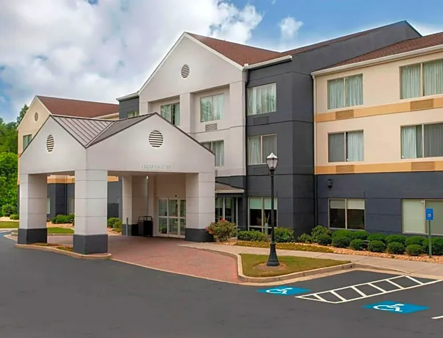 Fairfield Inn & Suites by Marriott Macon hotel detail image 1