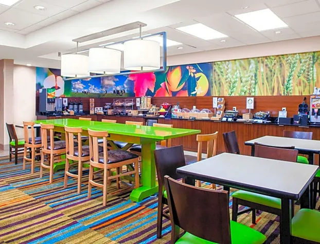 Fairfield Inn & Suites by Marriott Macon hotel detail image 4