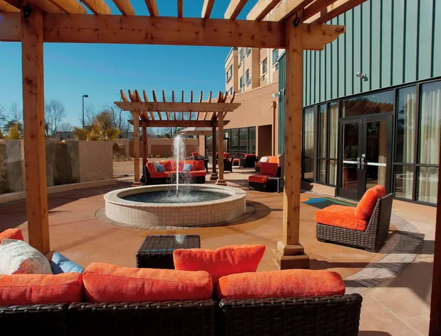 Courtyard by Marriott Warner Robins hotel detail image 2