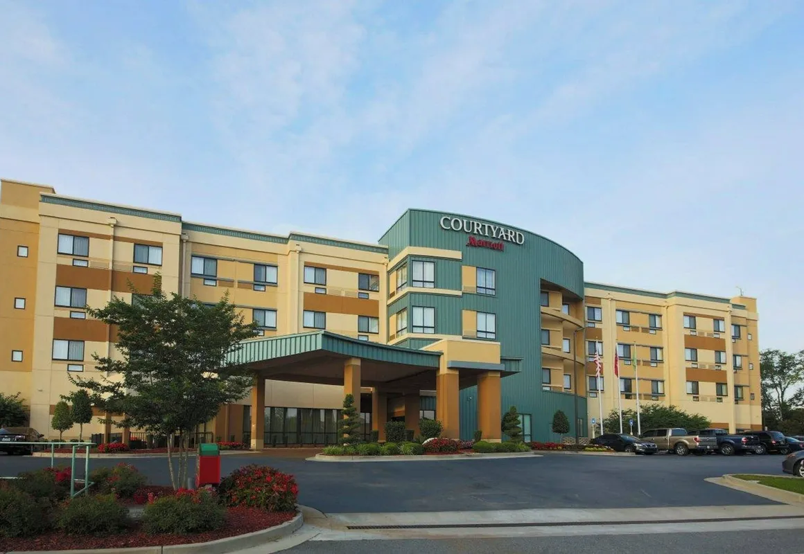 Courtyard by Marriott Warner Robins hotel hero