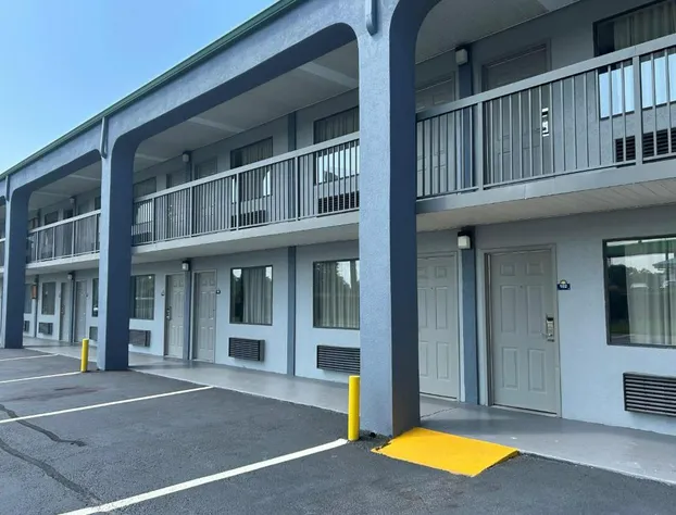 Days Inn by Wyndham Byron hotel detail image 3
