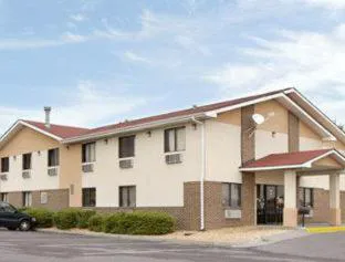 Super 8 by Wyndham Winchester VA hotel detail image 1