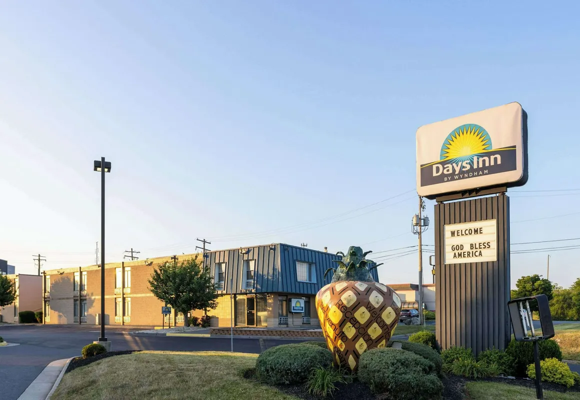 Days Inn by Wyndham Winchester hotel hero