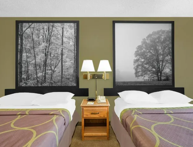 Super 8 by Wyndham Roanoke VA hotel detail image 4