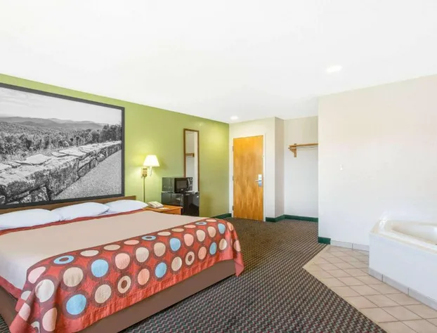 Super 8 by Wyndham Bedford hotel detail image 4