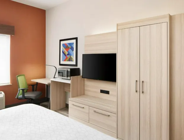 Holiday Inn Express & Suites Salem by IHG hotel detail image 1