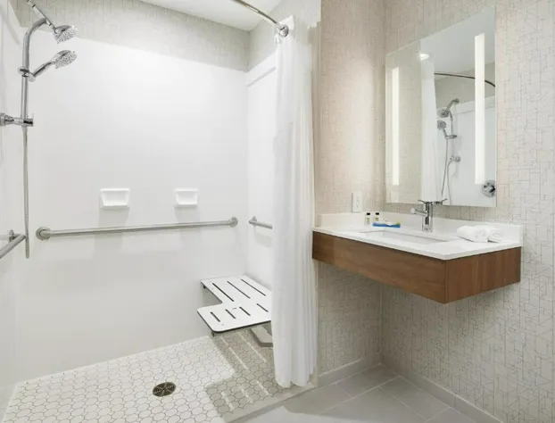 Holiday Inn Express & Suites Salem by IHG hotel detail image 2