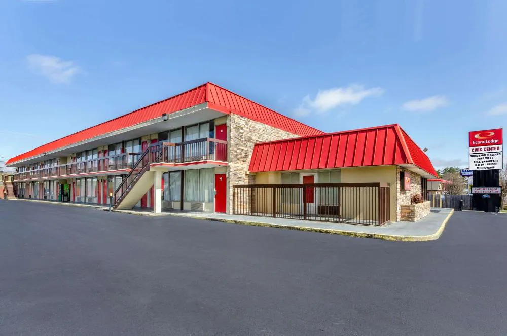 Econo Lodge Roanoke Civic Center hotel hero