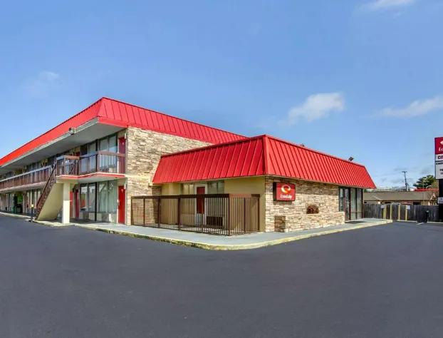 Econo Lodge Roanoke Civic Center hotel detail image 1