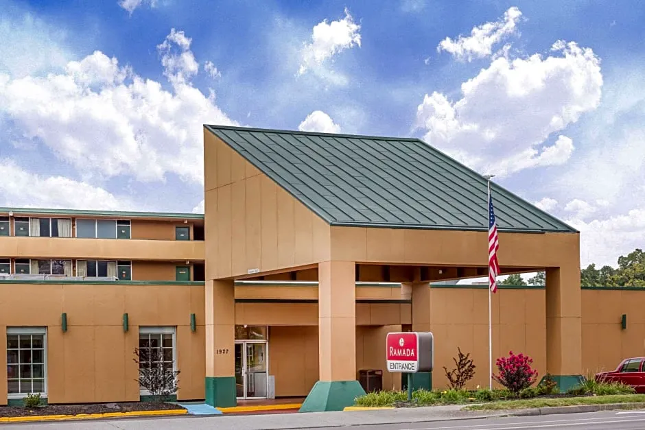 Ramada by Wyndham Roanoke hotel hero