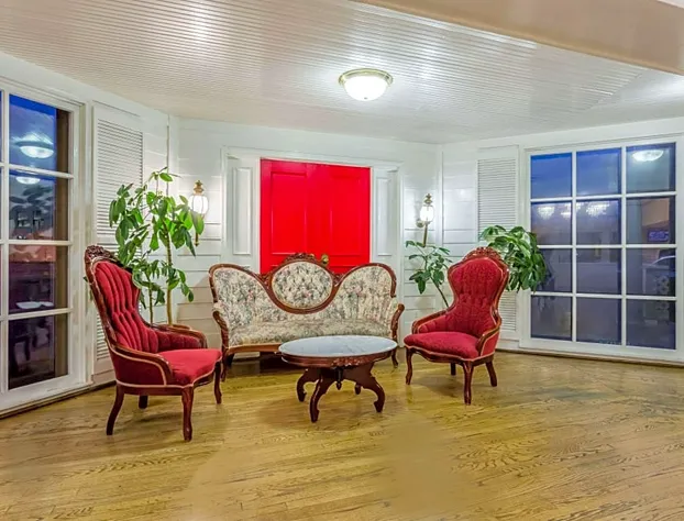 Ramada by Wyndham Roanoke hotel detail image 3