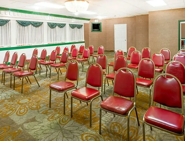 Ramada by Wyndham Roanoke hotel detail image 4