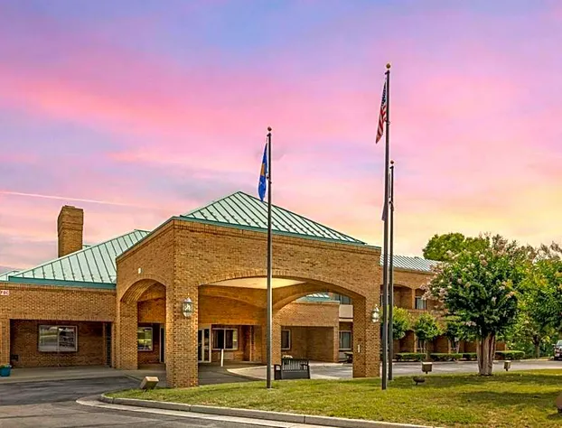 Comfort Suites Inn at Ridgewood Farm hotel detail image 3