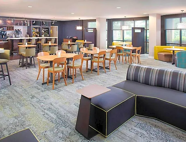 Courtyard by Marriott Roanoke Airport hotel detail image 3