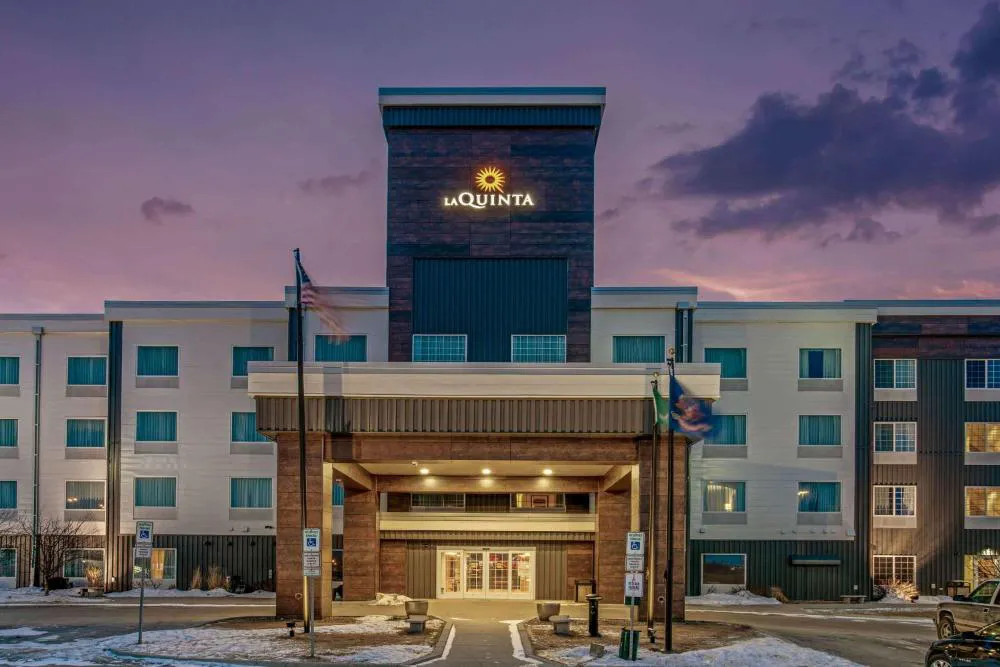 La Quinta Inn & Suites by Wyndham Bismarck hotel hero