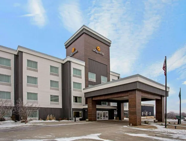 La Quinta Inn & Suites by Wyndham Bismarck hotel detail image 1