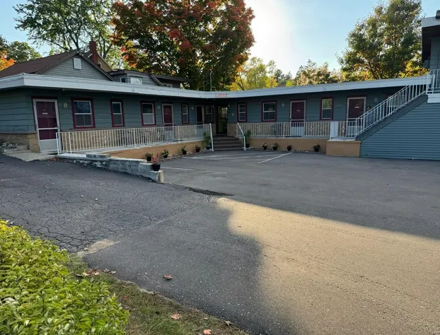Economy Inn Cadillac hotel detail image 2