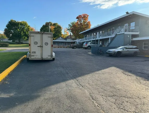 Economy Inn Cadillac hotel detail image 4