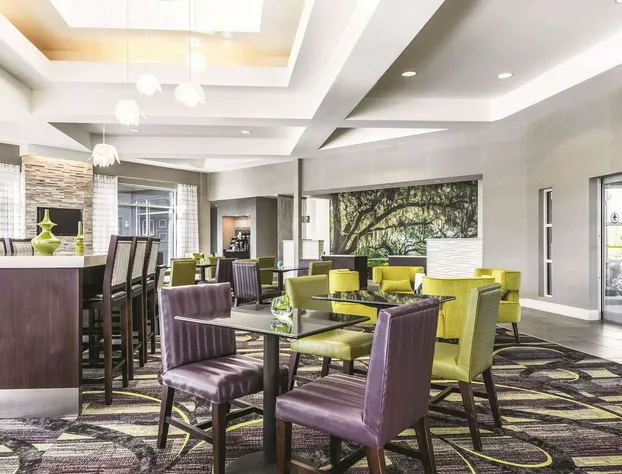 La Quinta Inn & Suites by Wyndham Alexandria Airport hotel detail image 3