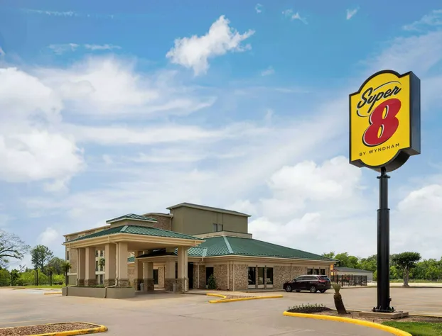 Super 8 by Wyndham Alexandria LA hotel detail image 2