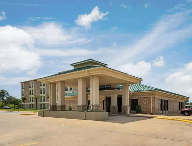 Super 8 by Wyndham Alexandria LA hotel detail image 3