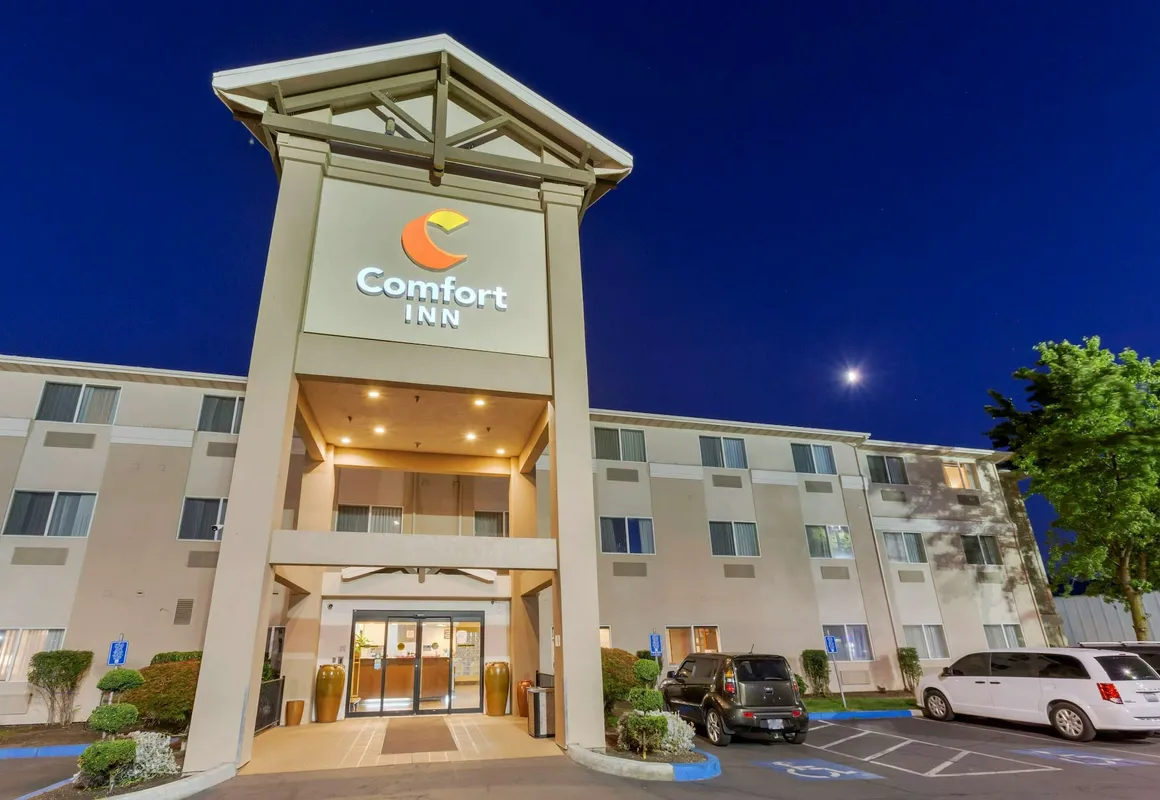 Comfort Inn South hotel hero