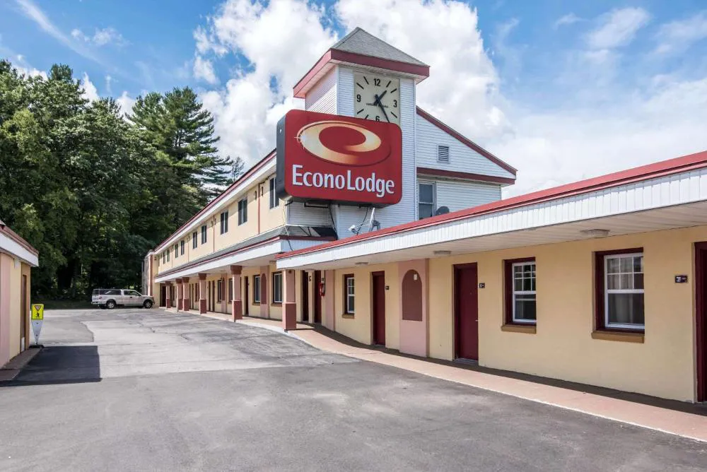Econo Lodge Brattleboro hotel hero