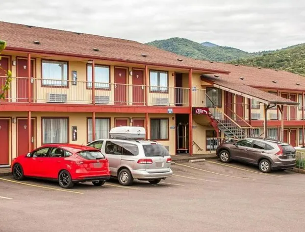 Ashland Valley Inn hotel detail image 1