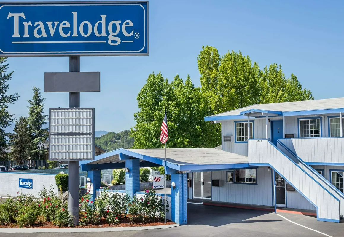 Travelodge by Wyndham Grants Pass hotel hero