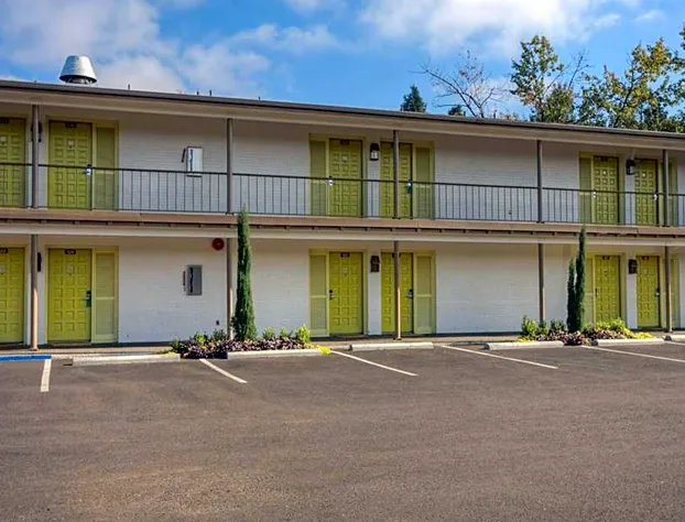 Inn at the Commons hotel detail image 1