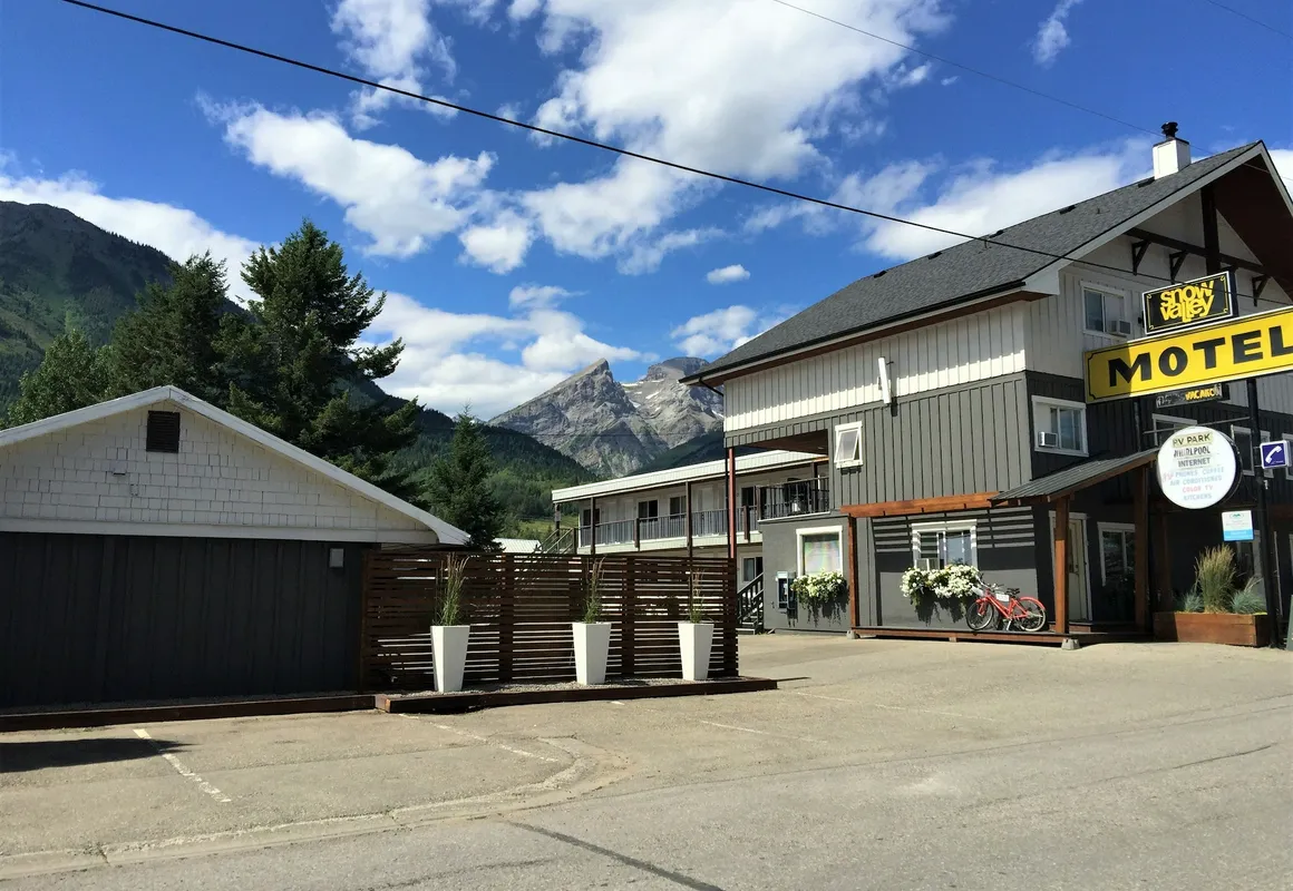 Snow Valley Lodging hotel hero