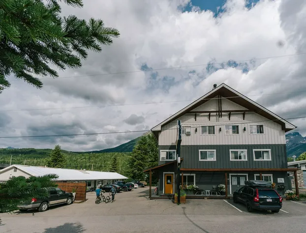 Snow Valley Lodging hotel detail image 1