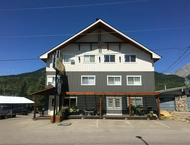 Snow Valley Lodging hotel detail image 2