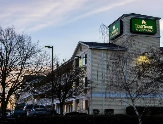 HomeTowne Studios by Red Roof Salem, OR hotel detail image 4