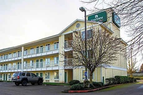HomeTowne Studios by Red Roof Salem, OR hotel hero