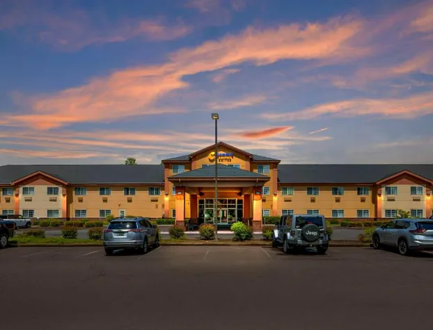 Comfort Suites Salem hotel detail image 2