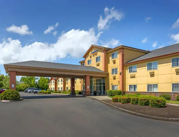 Comfort Suites Salem hotel detail image 2