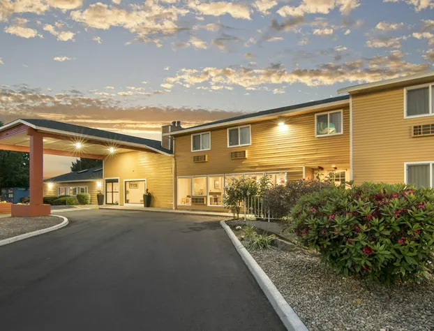 Quality Inn & Suites Albany Corvallis hotel detail image 1