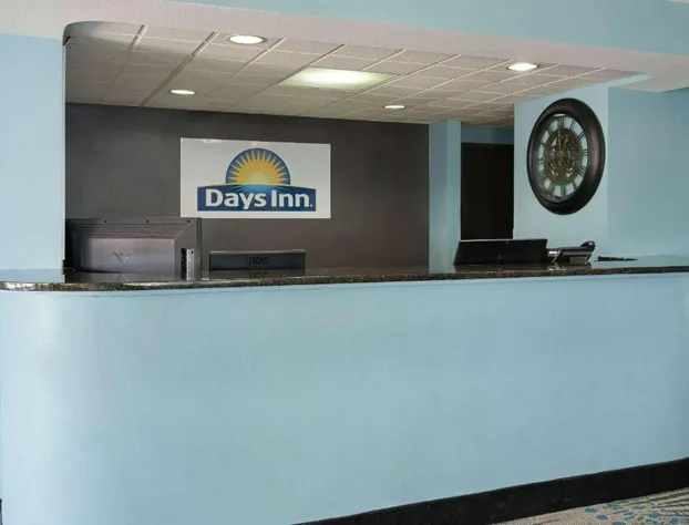 Days Inn by Wyndham Neenah hotel detail image 4