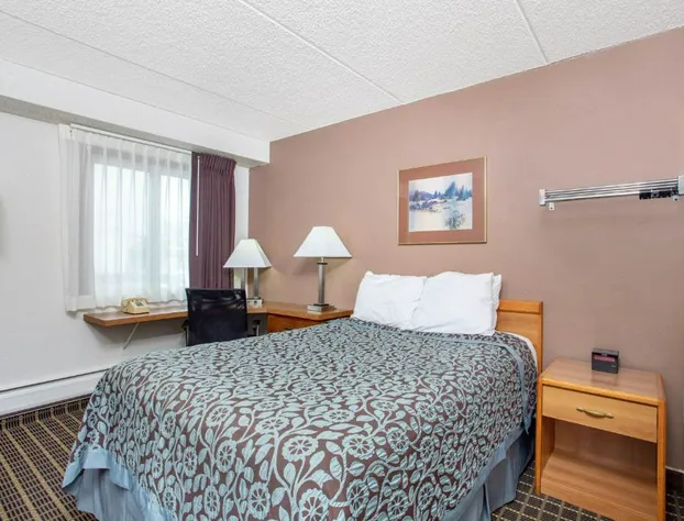 Days Inn by Wyndham Fond du Lac hotel detail image 4