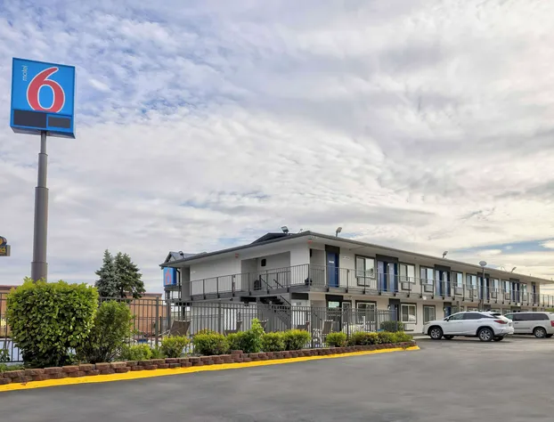 Motel 6 Oshkosh, WI hotel detail image 1