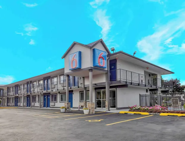 Motel 6 Oshkosh, WI hotel detail image 2