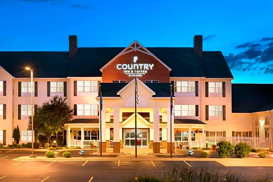 Country Inn & Suites by Radisson, Appleton North, WI hotel hero