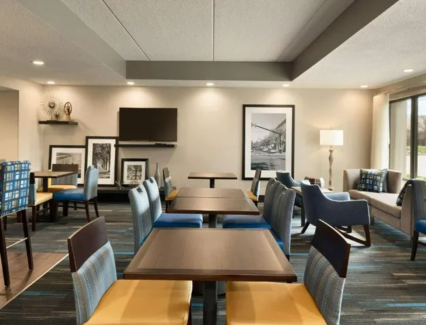 Hampton Inn Appleton-Fox River Mall Area hotel detail image 4