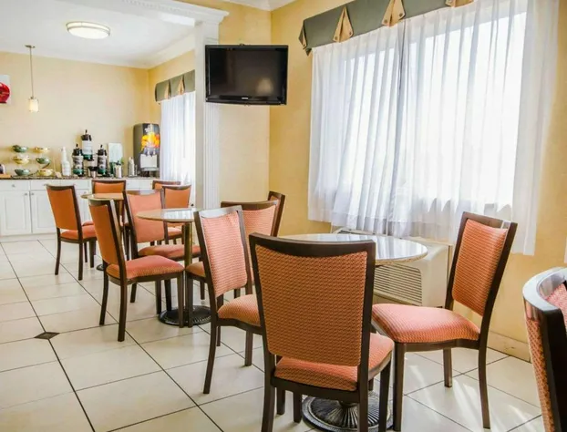 Quality Inn Evansville Eastland Area hotel detail image 2