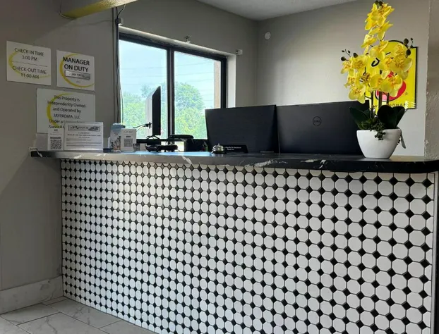 Super 8 by Wyndham Evansville East hotel detail image 3