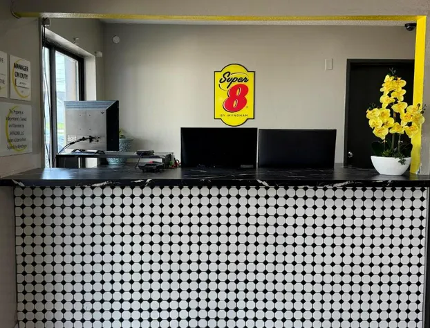 Super 8 by Wyndham Evansville East hotel detail image 4